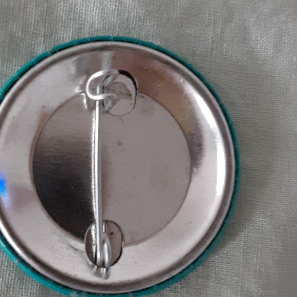 Emotive pins - Picture 2 of 2